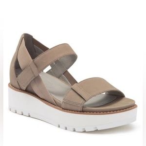 Eileen Fisher Luck Platform Sandal